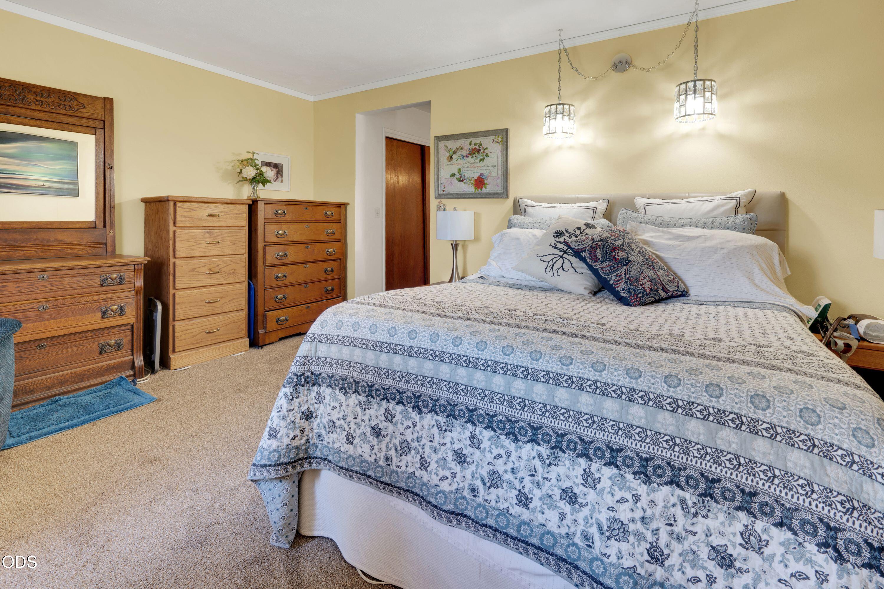 8230 Hill Road Klamath Falls, OR 97603 - Photo 21 of 33