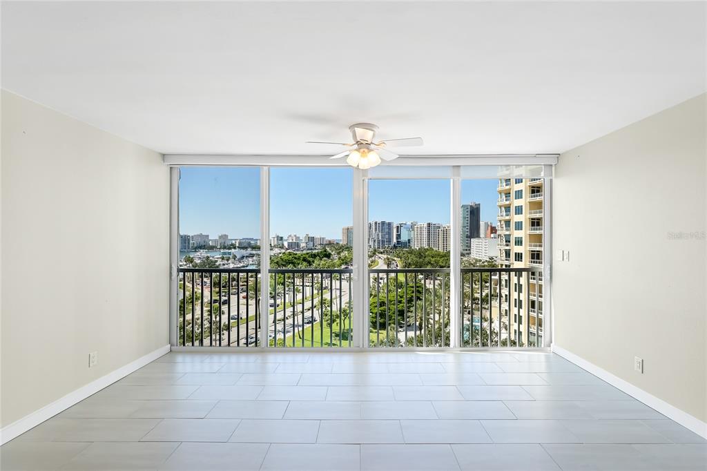 435 South Gulfstream Avenue, Unit 1004 Sarasota, FL 34236 - Photo 7 of 37