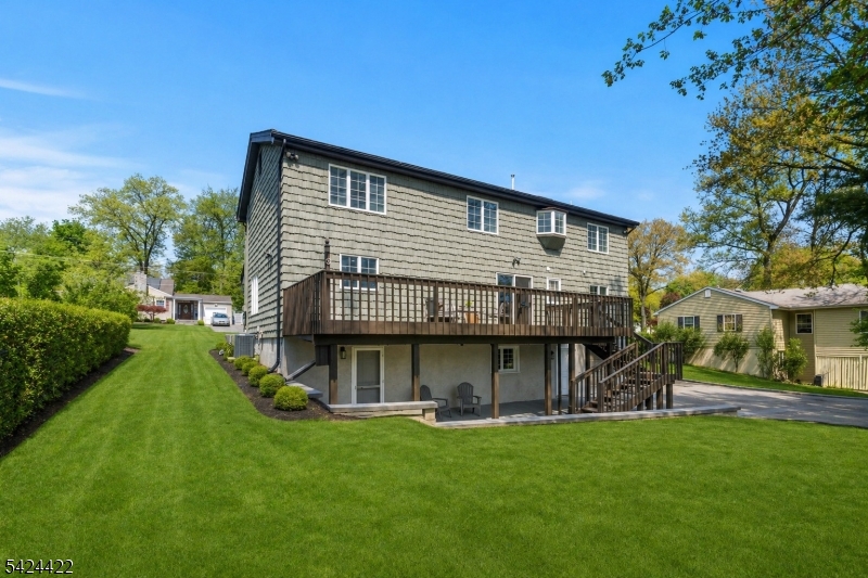 6 Exeter Street Morris Plains, NJ 07950 - Photo 3 of 49
