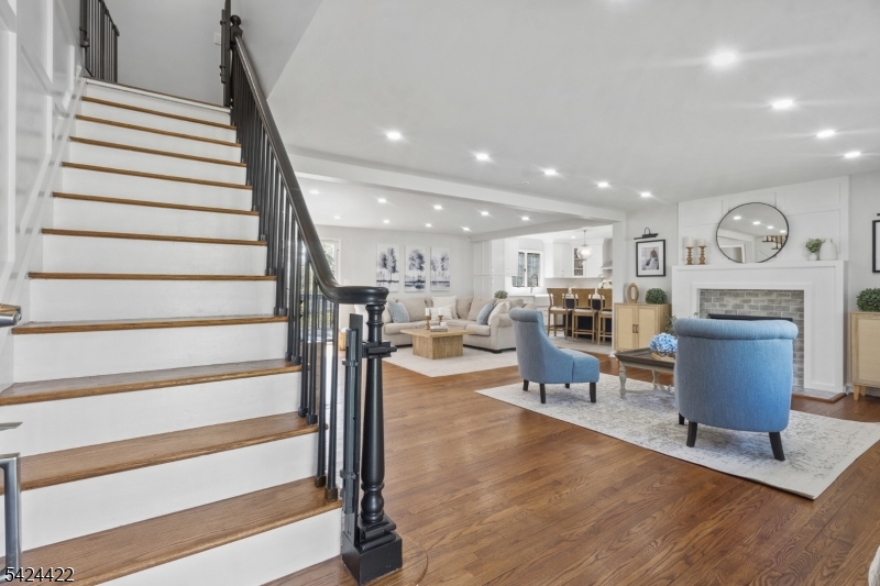 6 Exeter Street Morris Plains, NJ 07950 - Photo 4 of 49