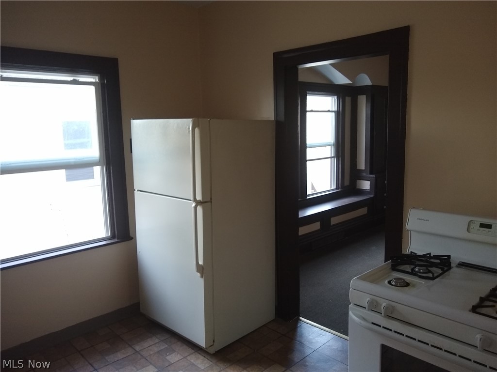 4205 Valley Road Cleveland, OH 44109 - Photo 3 of 9