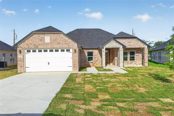 $310,000 | 306 Backlash Drive, Gun Barrel City, TX 75156