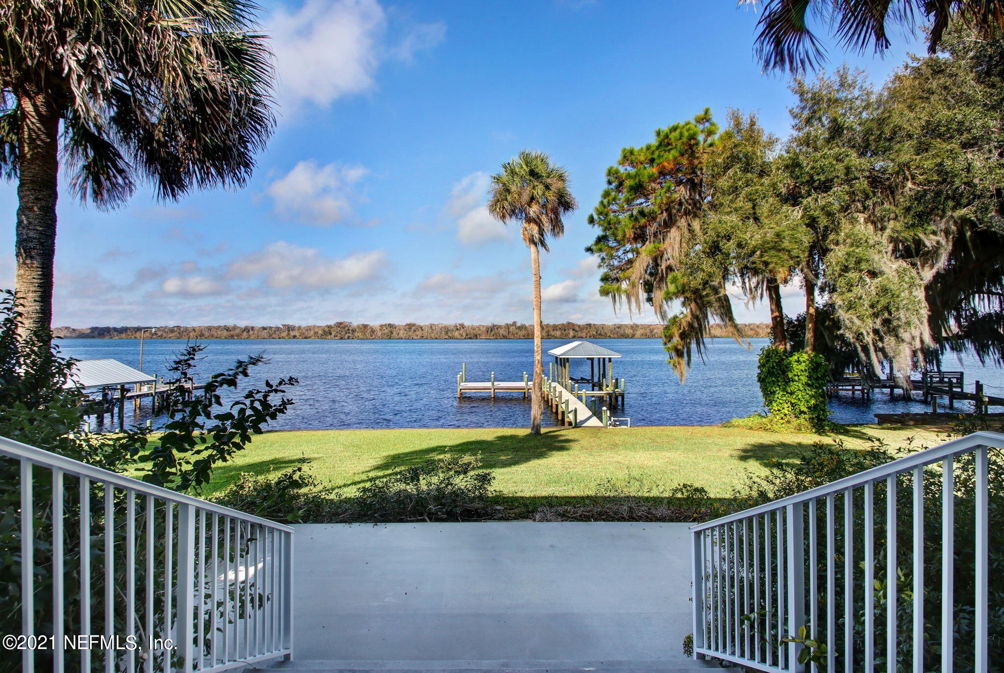 106 Riverside Satsuma, FL 32189 - Photo 1 of 46 Porch View