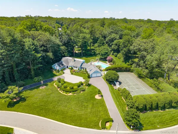 $2,695,000 | 1 Glenby Lane, Glen Head, NY 11545