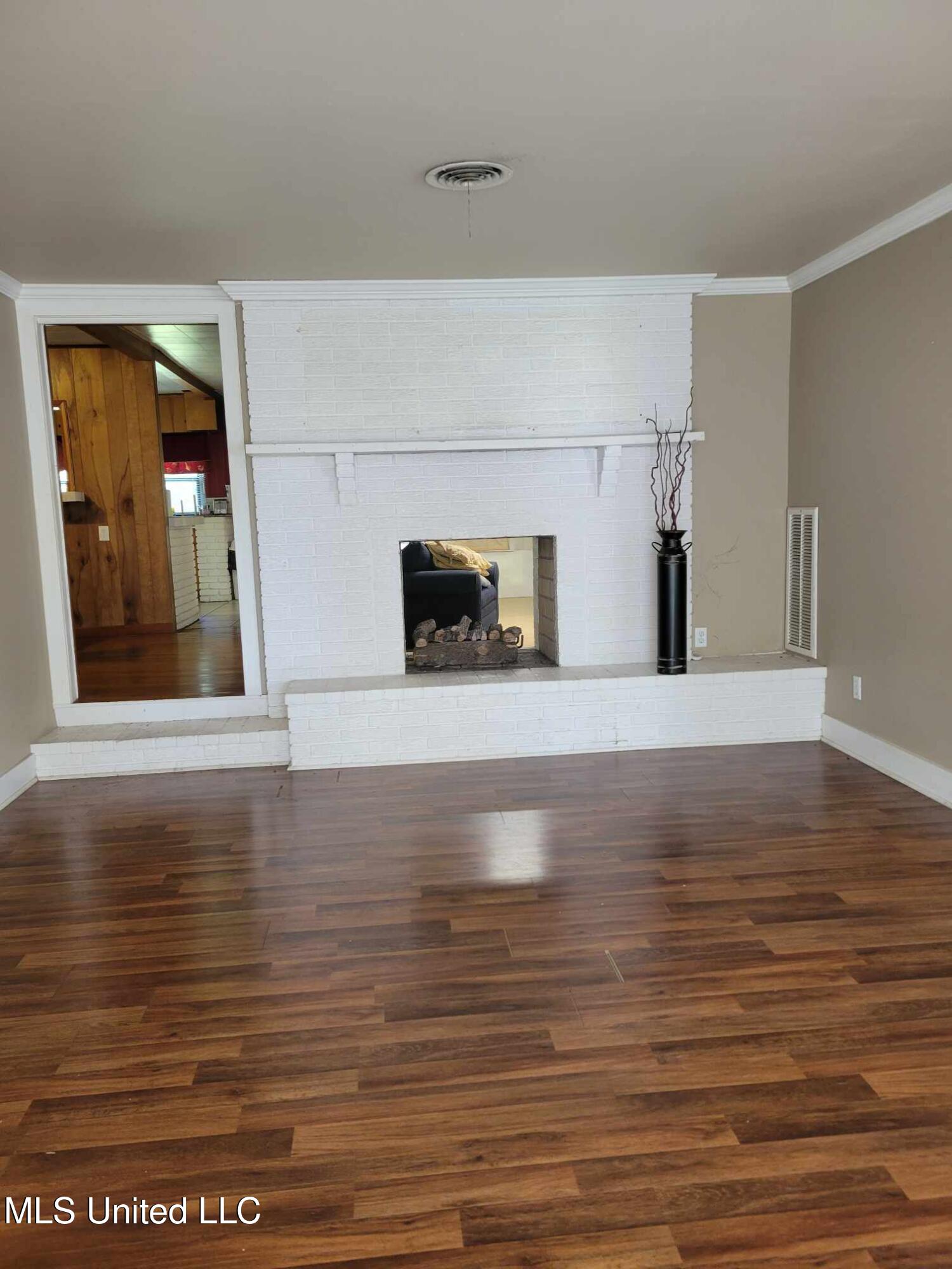 5809 Washington Avenue Ocean Springs, MS 39564 - Photo 3 of 11 438158285_724039546594990_88375019764145