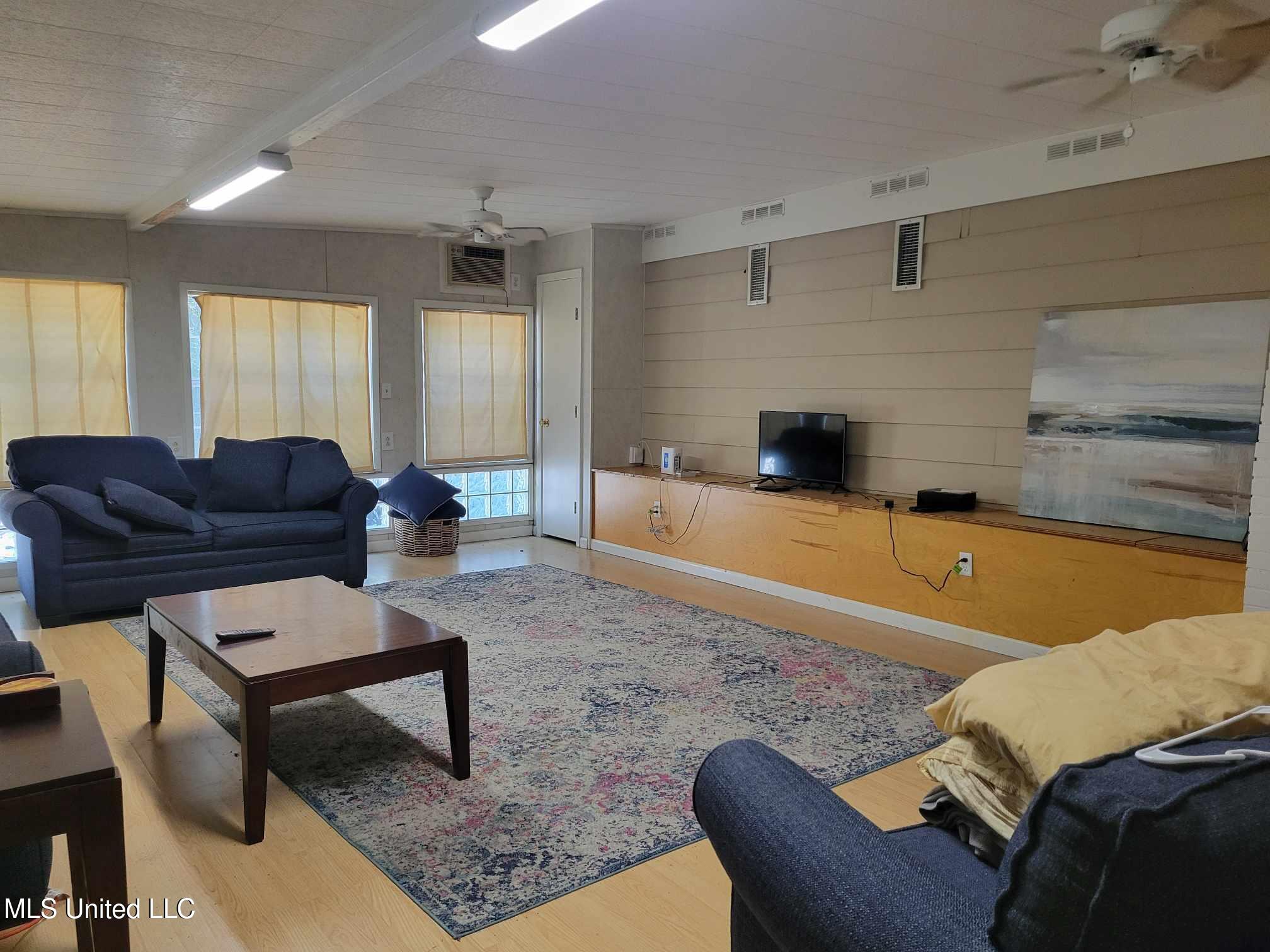 5809 Washington Avenue Ocean Springs, MS 39564 - Photo 7 of 11 444763983_851238903511500_22908482524543