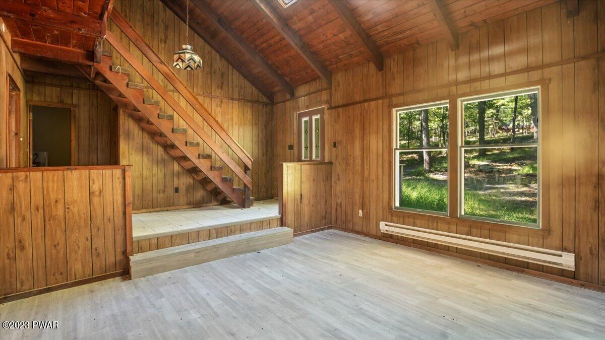 125 Sparrow Loop Bushkill, PA 18324 - Photo 14 of 27 14-HTV4018