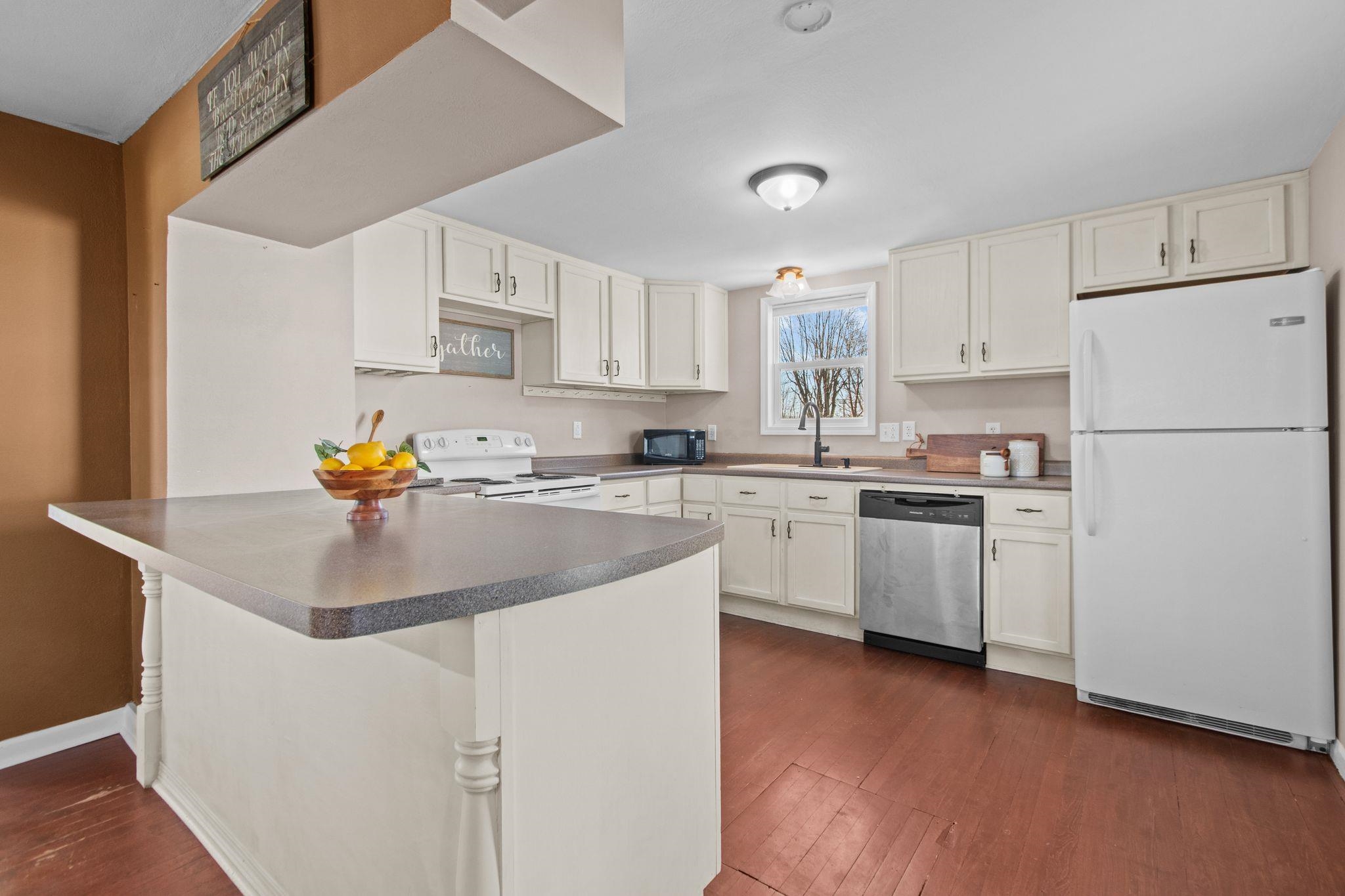 211 Briggs Street Hortonville, WI 54944 - Photo 19 of 35