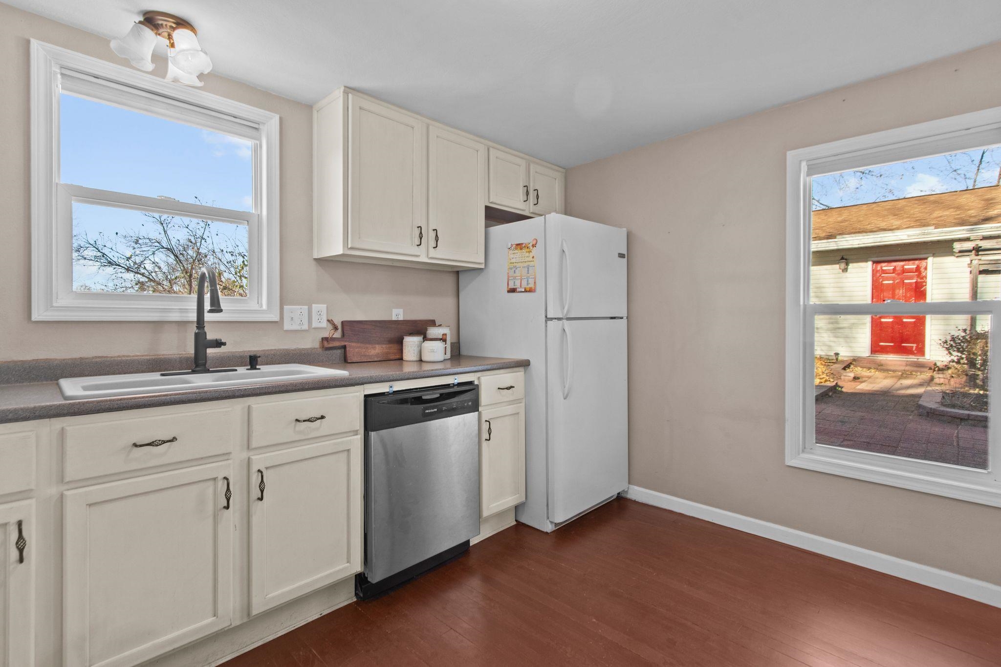 211 Briggs Street Hortonville, WI 54944 - Photo 22 of 35