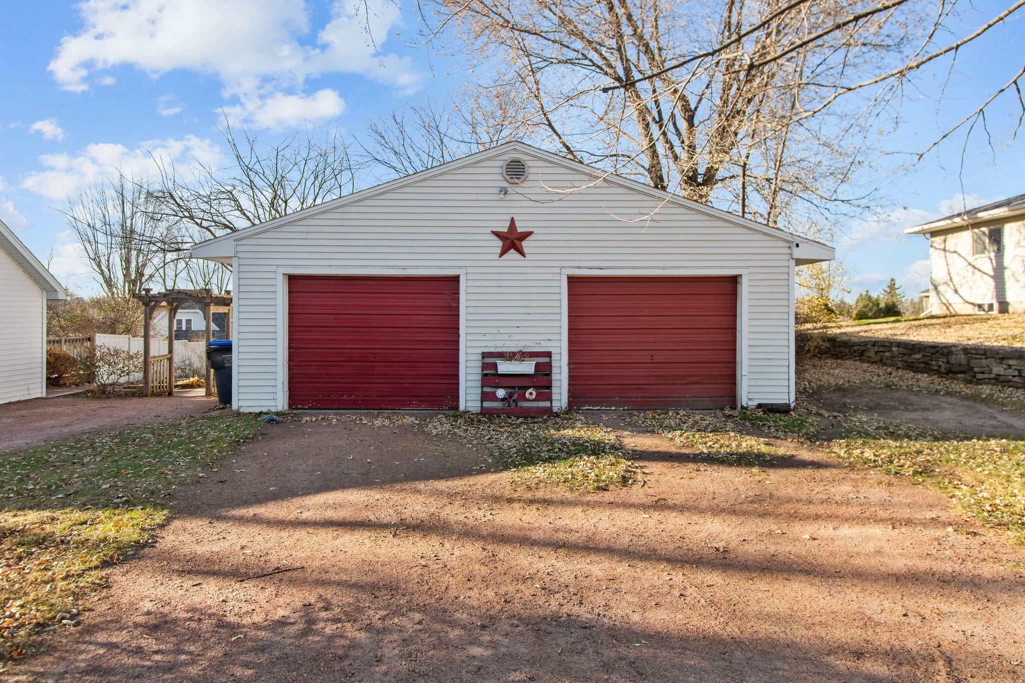 211 Briggs Street Hortonville, WI 54944 - Photo 5 of 35