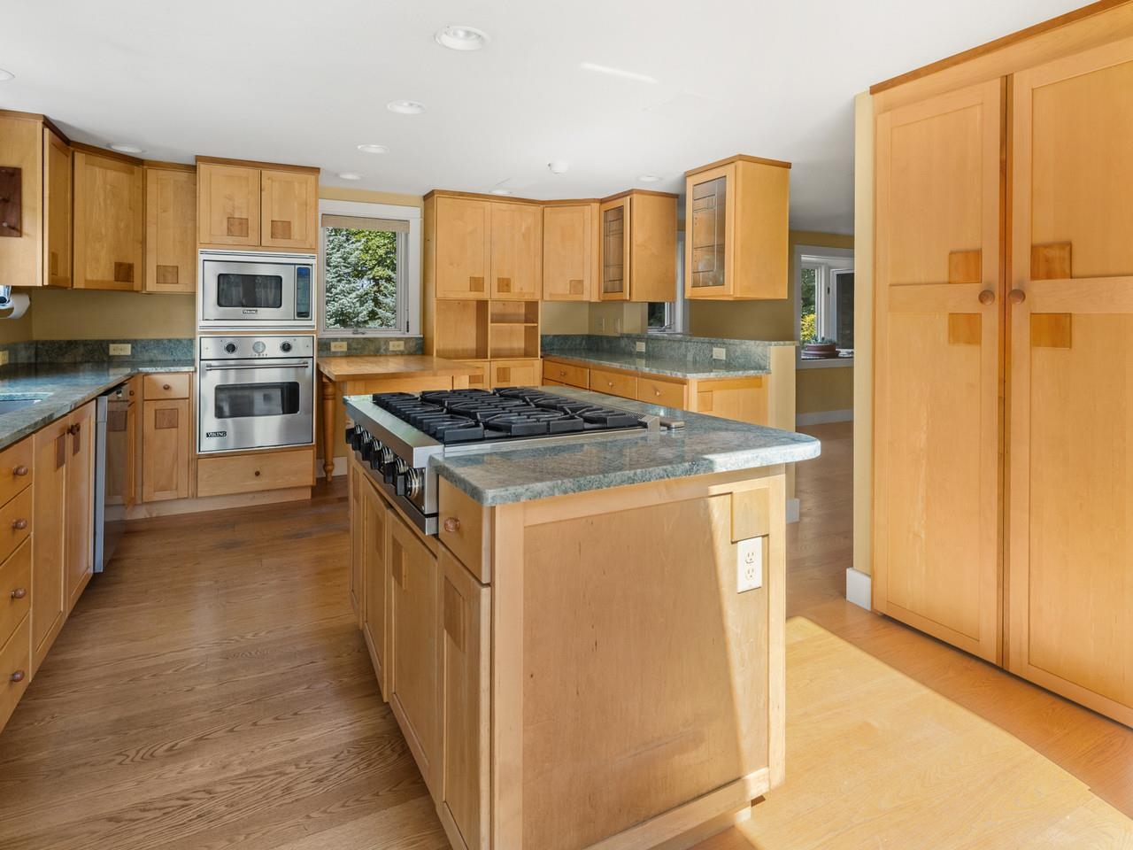 106 Ledge Road Burlington, VT 05401 - Photo 15 of 54 Gallery Image 15