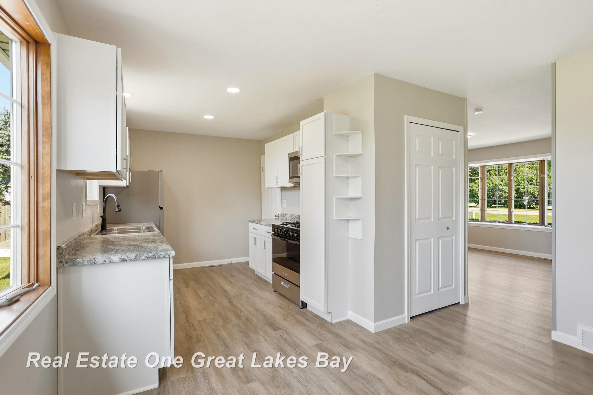 1813 Van Geisen Road Caro, MI 48723 - Photo 14 of 38