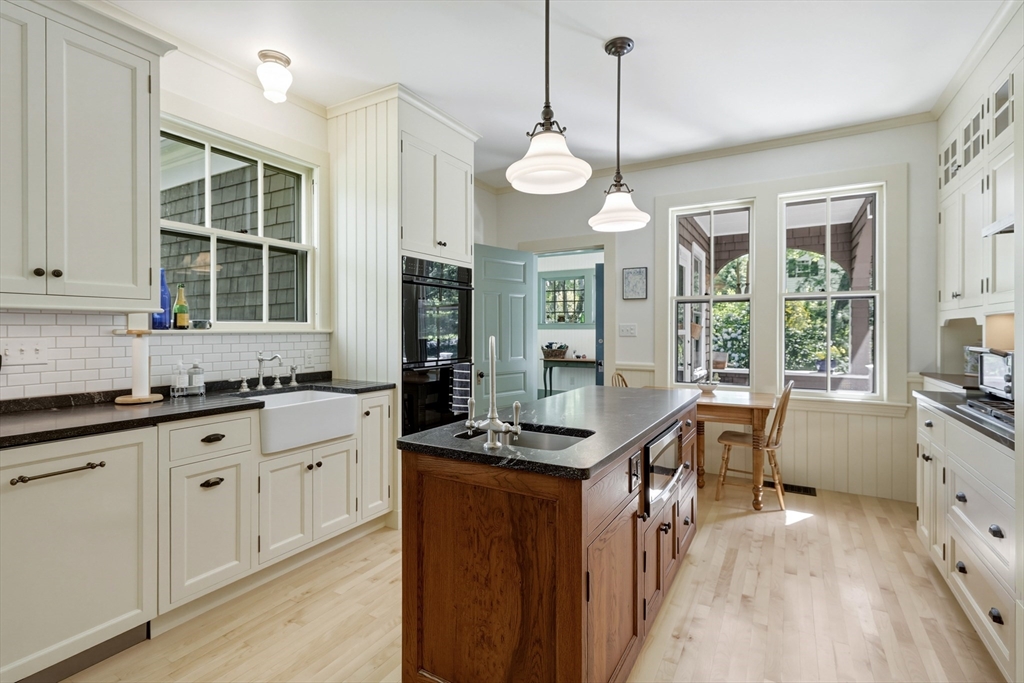 91 Sunset Avenue Amherst, MA 01002 - Photo 20 of 42