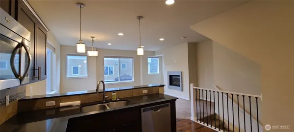 $3,150 | 2115 201st Place Southeast, Unit S4, Bothell, WA 98012