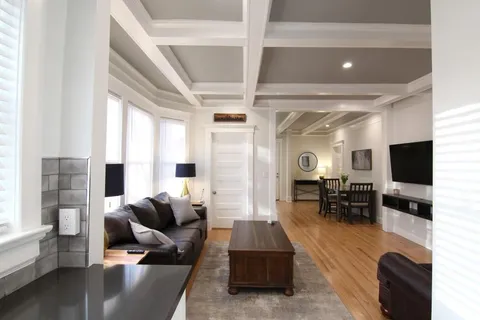 $595,000 | 901 East 39th Street, Kansas City, MO 64109