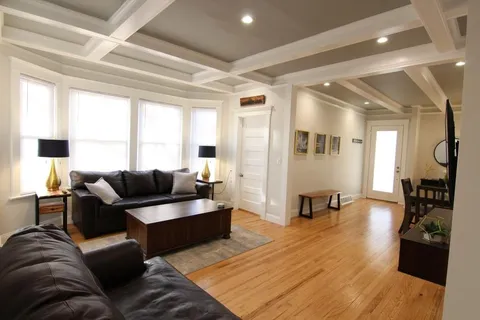 $595,000 | 901 East 39th Street, Kansas City, MO 64109