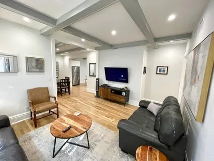 $595,000 | 901 East 39th Street, Kansas City, MO 64109