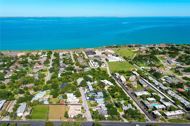 $849,900 | 225 Chenoweth Drive, Corpus Christi, TX 78404