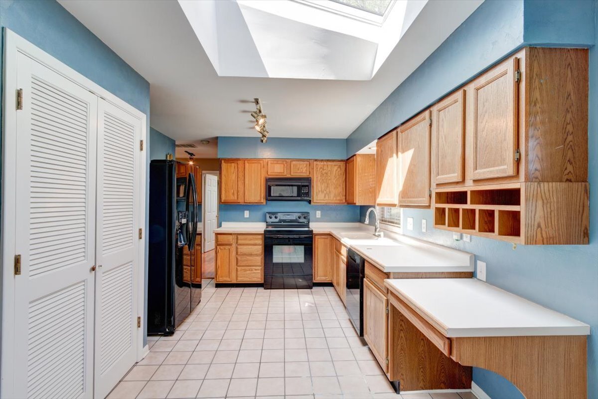 58 Bennett Road Carmel, IN 46032 - Photo 11 of 29 Gallery Image 11