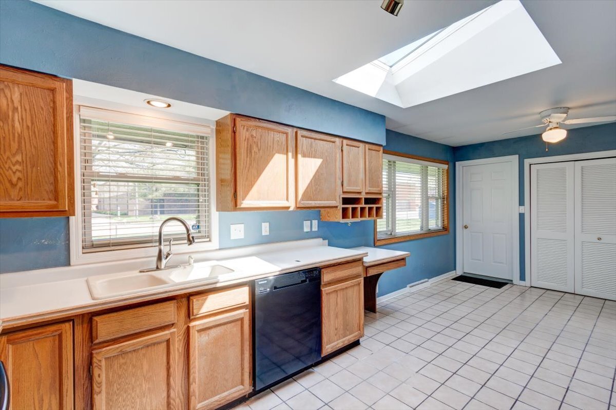 58 Bennett Road Carmel, IN 46032 - Photo 13 of 29 Gallery Image 13