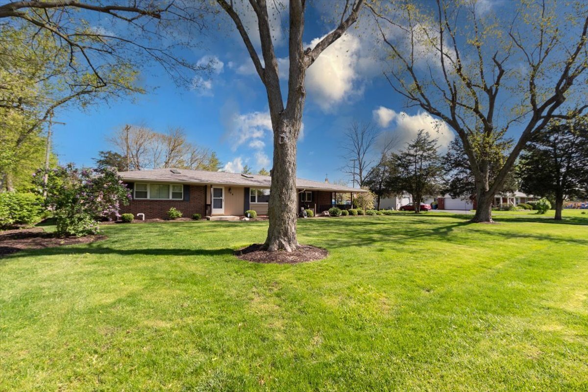 58 Bennett Road Carmel, IN 46032 - Photo 2 of 29 Gallery Image 2