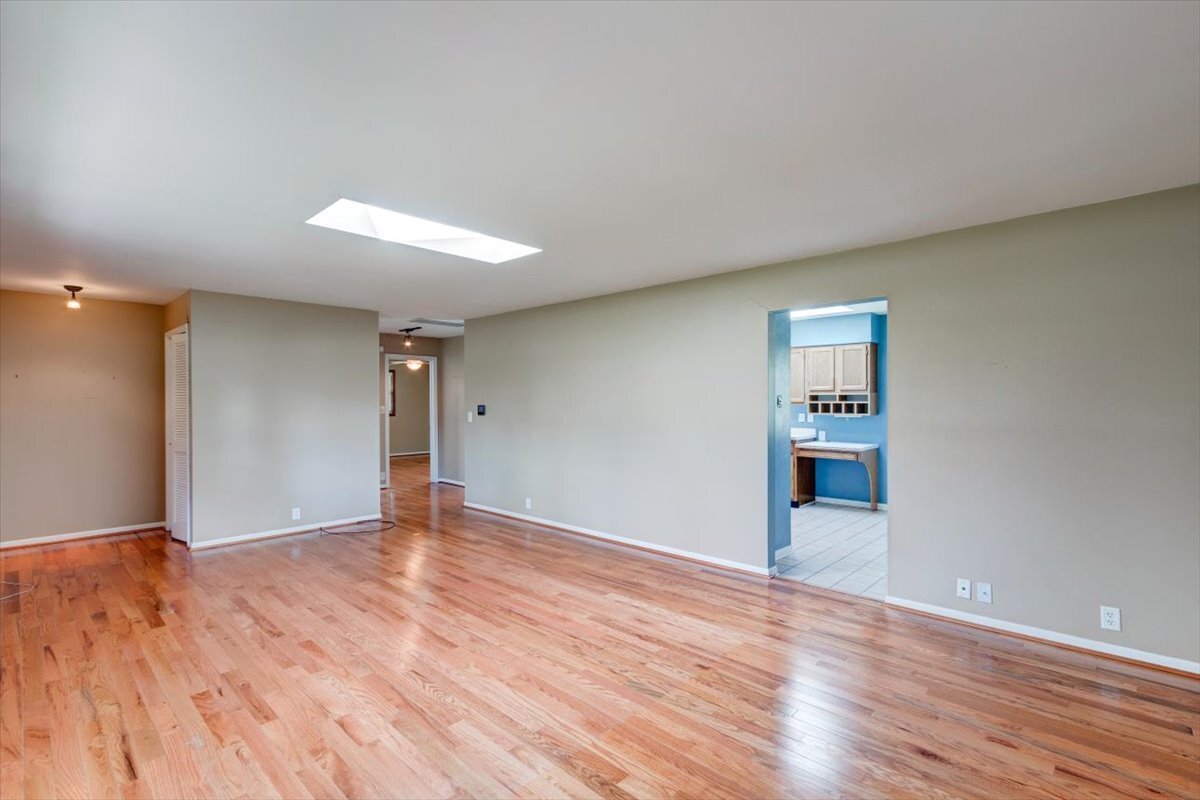 58 Bennett Road Carmel, IN 46032 - Photo 4 of 29 Gallery Image 4