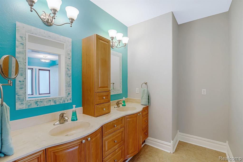5412 Vines Road Howell, MI 48843 - Photo 18 of 47