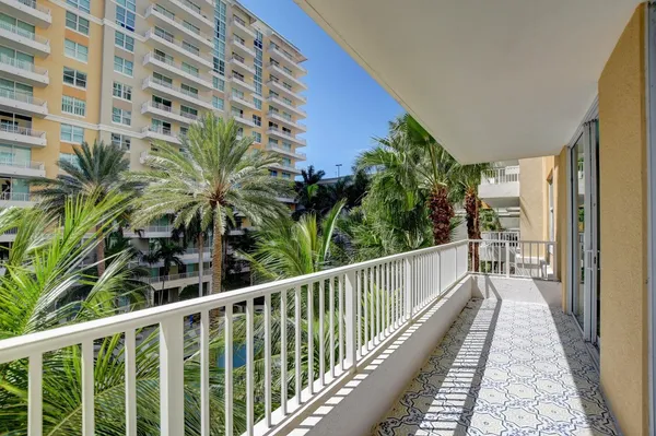 $4,250 | 700 East Boynton Beach Boulevard, Unit 403, Boynton Beach, FL 33435