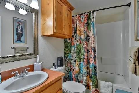 2396 Riverside Drive Denton, TX 76208 - Photo 27 of 39 Guest Home Bathroom