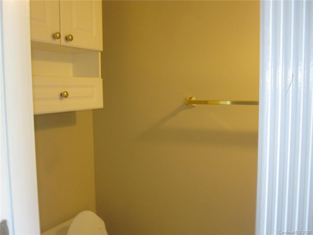 9223 Meadow Vista Road Charlotte, NC 28213 - Photo 10 of 13 a bathroom with a shower