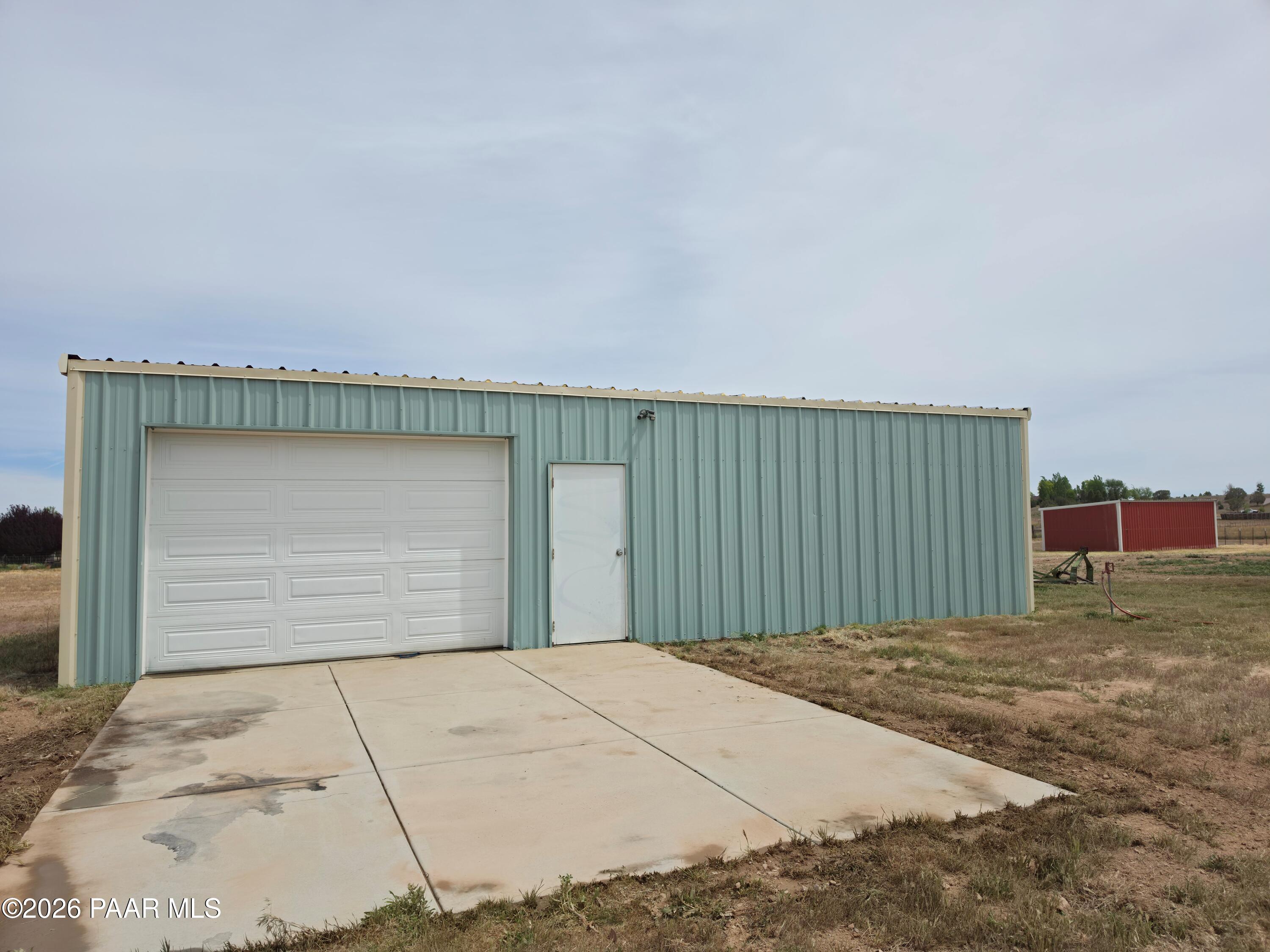 23525 North Ropers Lane Paulden, AZ 86334 - Photo 18 of 25 a view of a garage