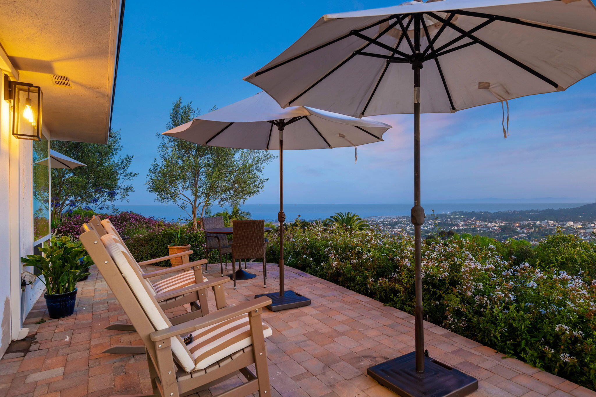 1144 Arbolado Road Santa Barbara, CA 93103 - Photo 38 of 40 17-Side Patio (twilight)