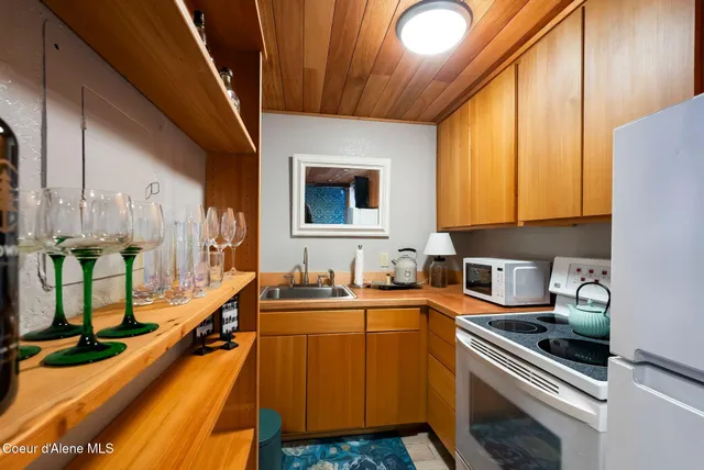 $340,000 | 169 Snowplow Road, Unit 206, Sandpoint, ID 83864