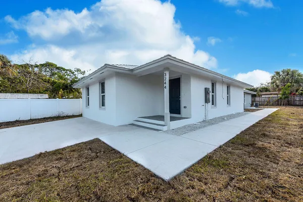 $2,550 | 3244 Jefferson Street, Stuart, FL 34997