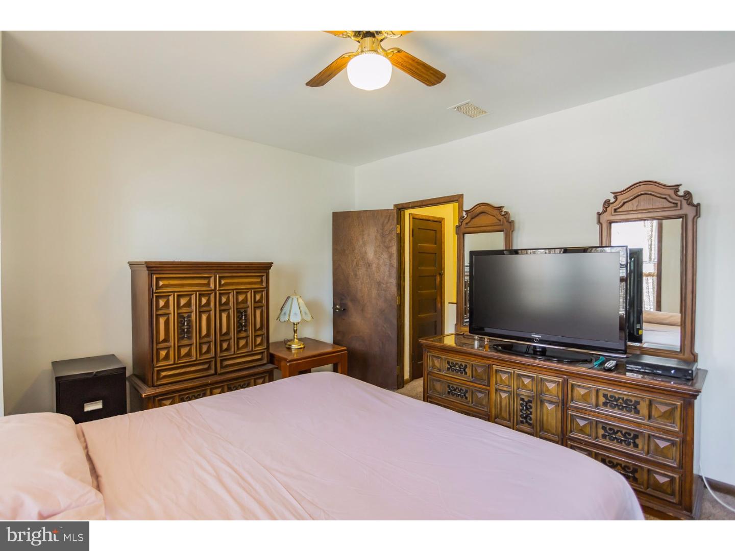 210 West Ritner Street Philadelphia, PA 19148 - Photo 16 of 25 Master Bedroom