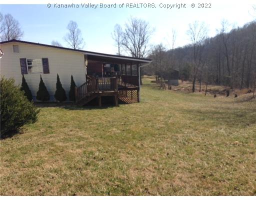 4516 Thorofare Road Clendenin, WV 25045 - Photo 3 of 3 Yard/Garden.