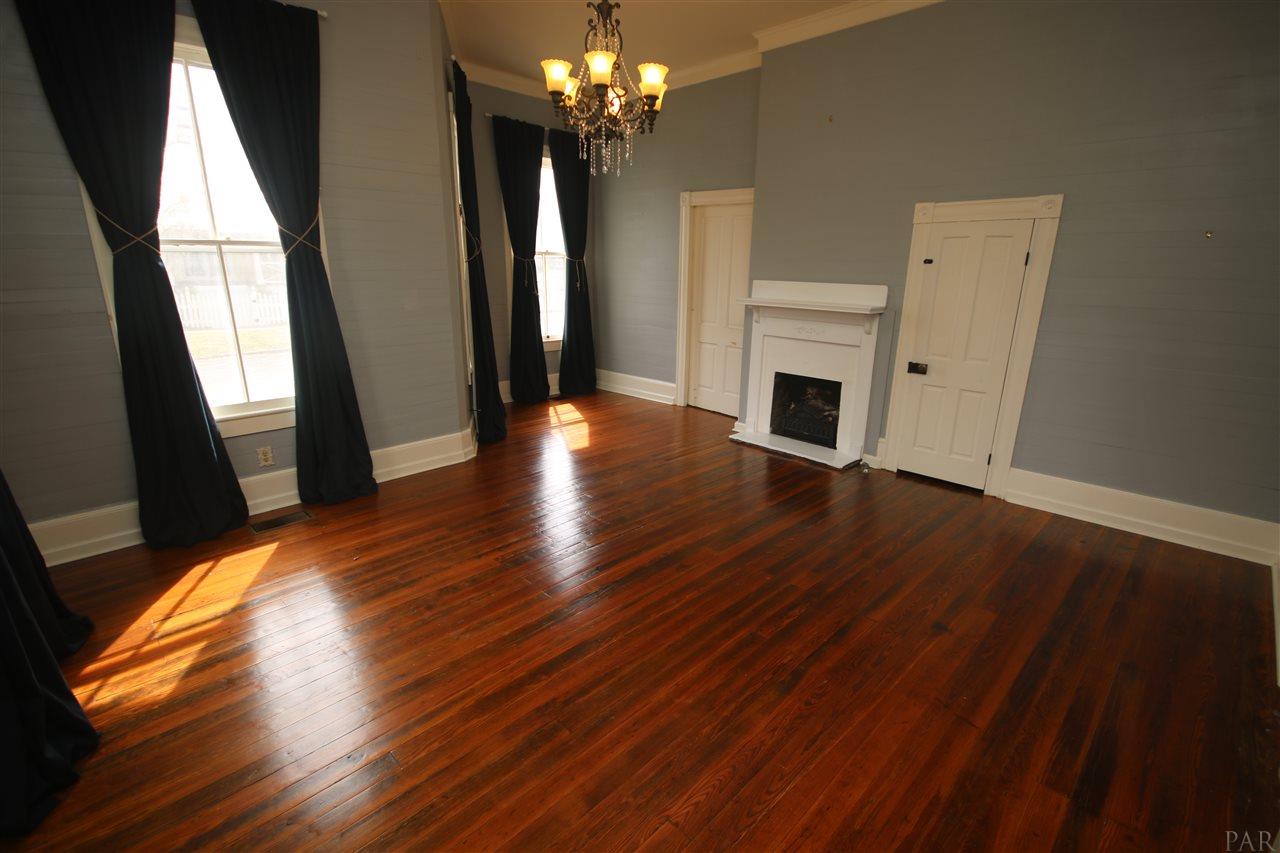 6810 Berryhill Road Milton, FL 32570 - Photo 26 of 50 bay windows.