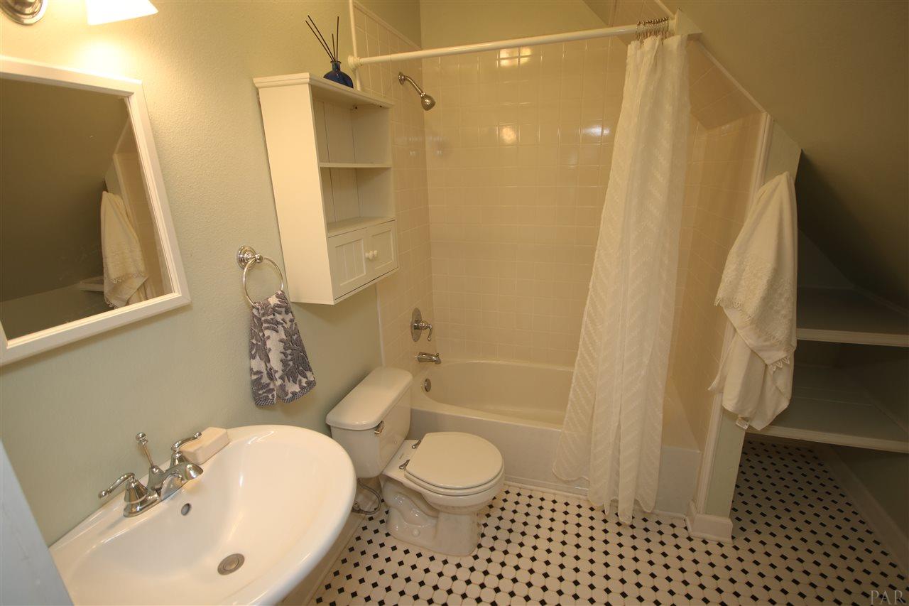 6810 Berryhill Road Milton, FL 32570 - Photo 50 of 50 to your right.