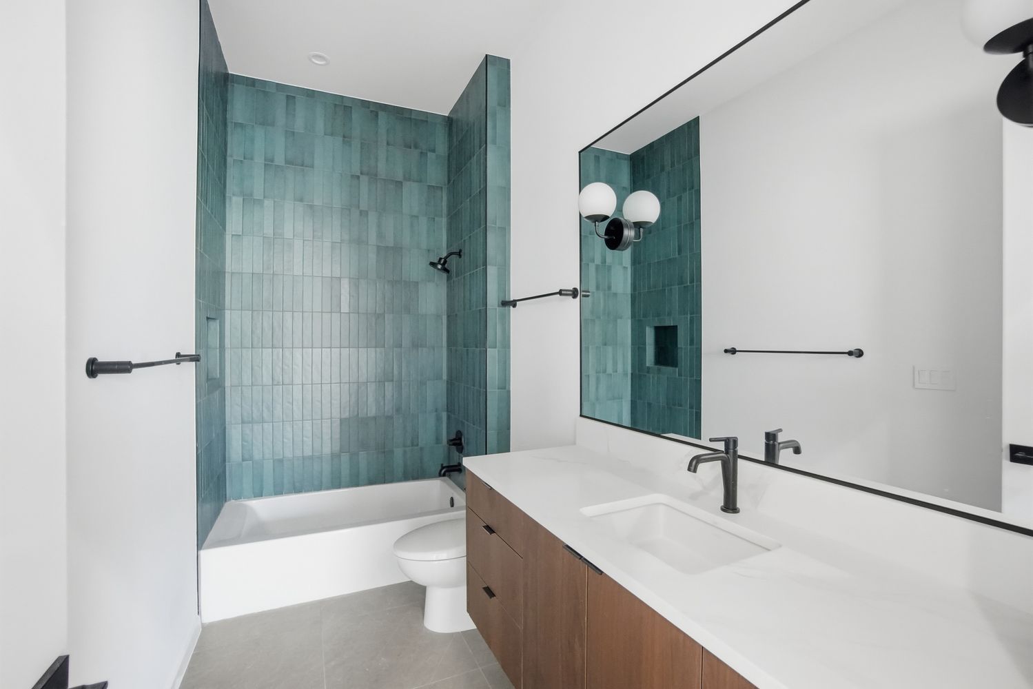 2319 Cypress Point East Austin, TX 78746 - Photo 29 of 39 Middle floor hall bath