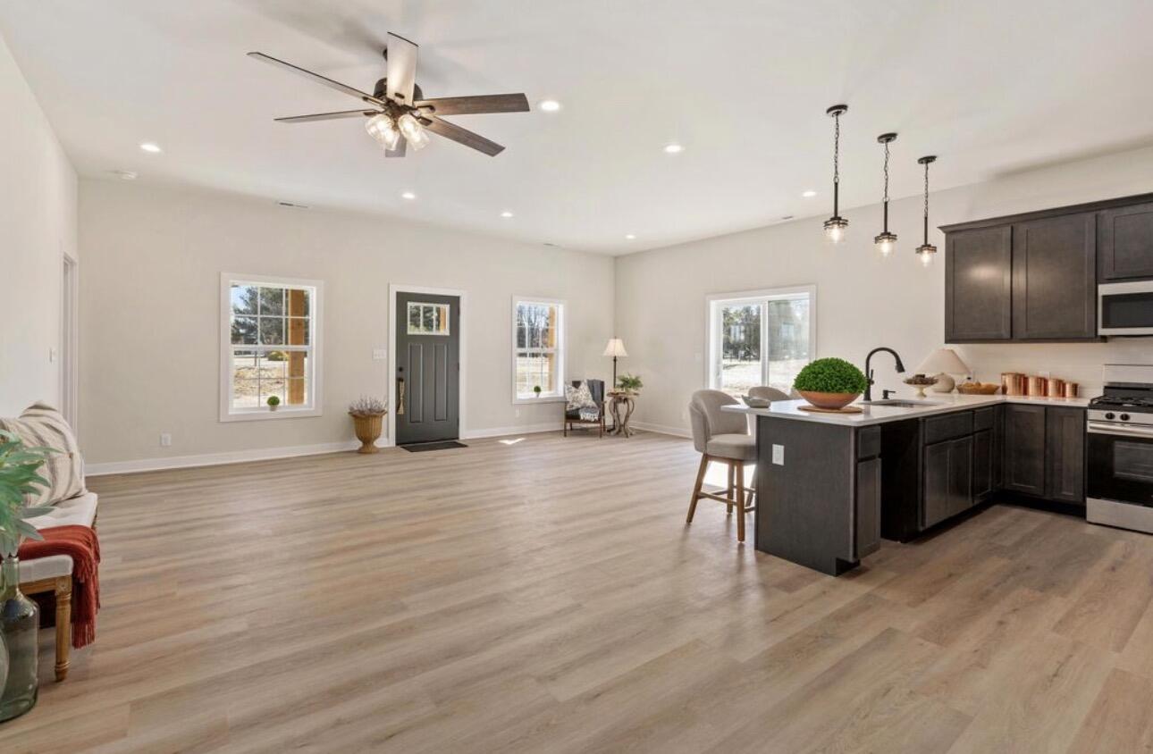 4021 East Porter Street Demotte, IN 46310 - Photo 3 of 8 1290x844