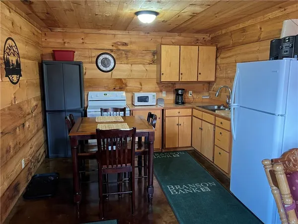 $199,500 | 5947 State Highway, Denver, MO 64441