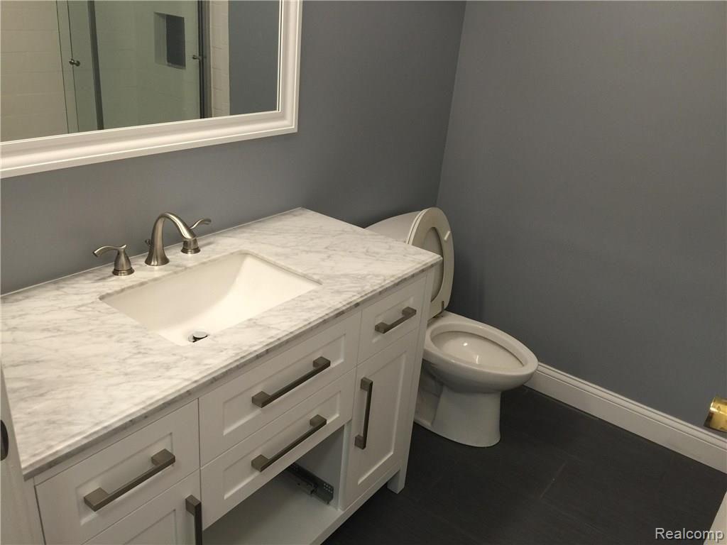 40872 Village Wood Road Novi, MI 48375 - Photo 6 of 9 VW 4.jpg