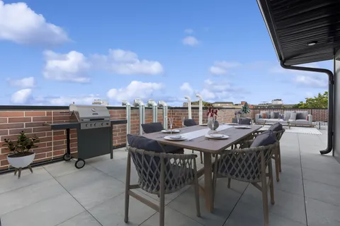 $950,000 | 2720 North Ashland Avenue, Unit 3N, Chicago, IL 60614