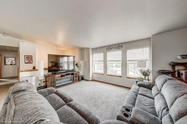 $574,900 | 8811 North Davis Circle, Hayden, ID 83835