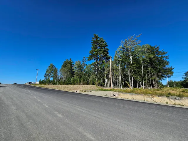 $279,000 | 576 Us Highway, Hancock, ME 04640