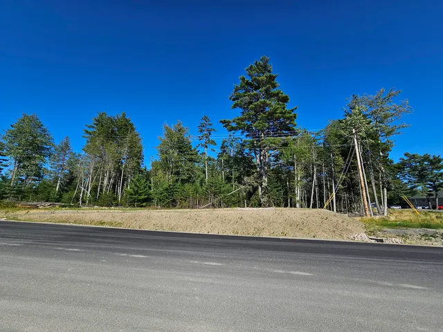 $279,000 | 576 Us Highway, Hancock, ME 04640