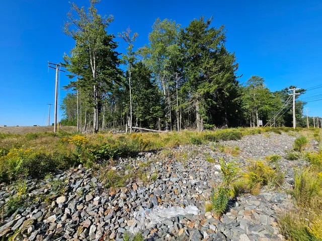 $279,000 | 576 Us Highway, Hancock, ME 04640