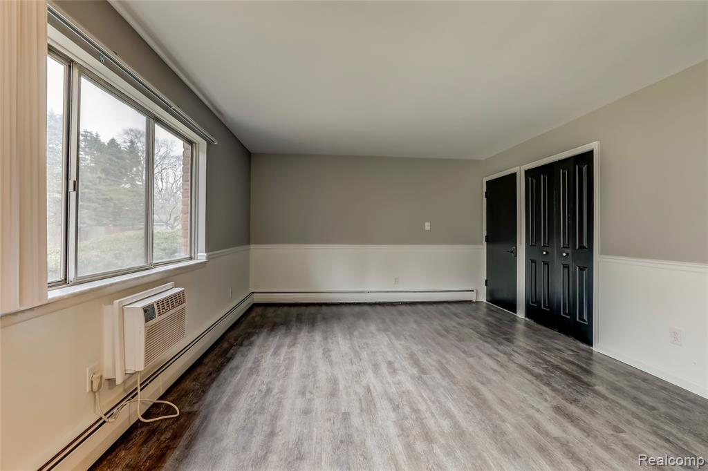 2161 Decker Road, Unit 21 Walled Lake, MI 48390 - Photo 7 of 14