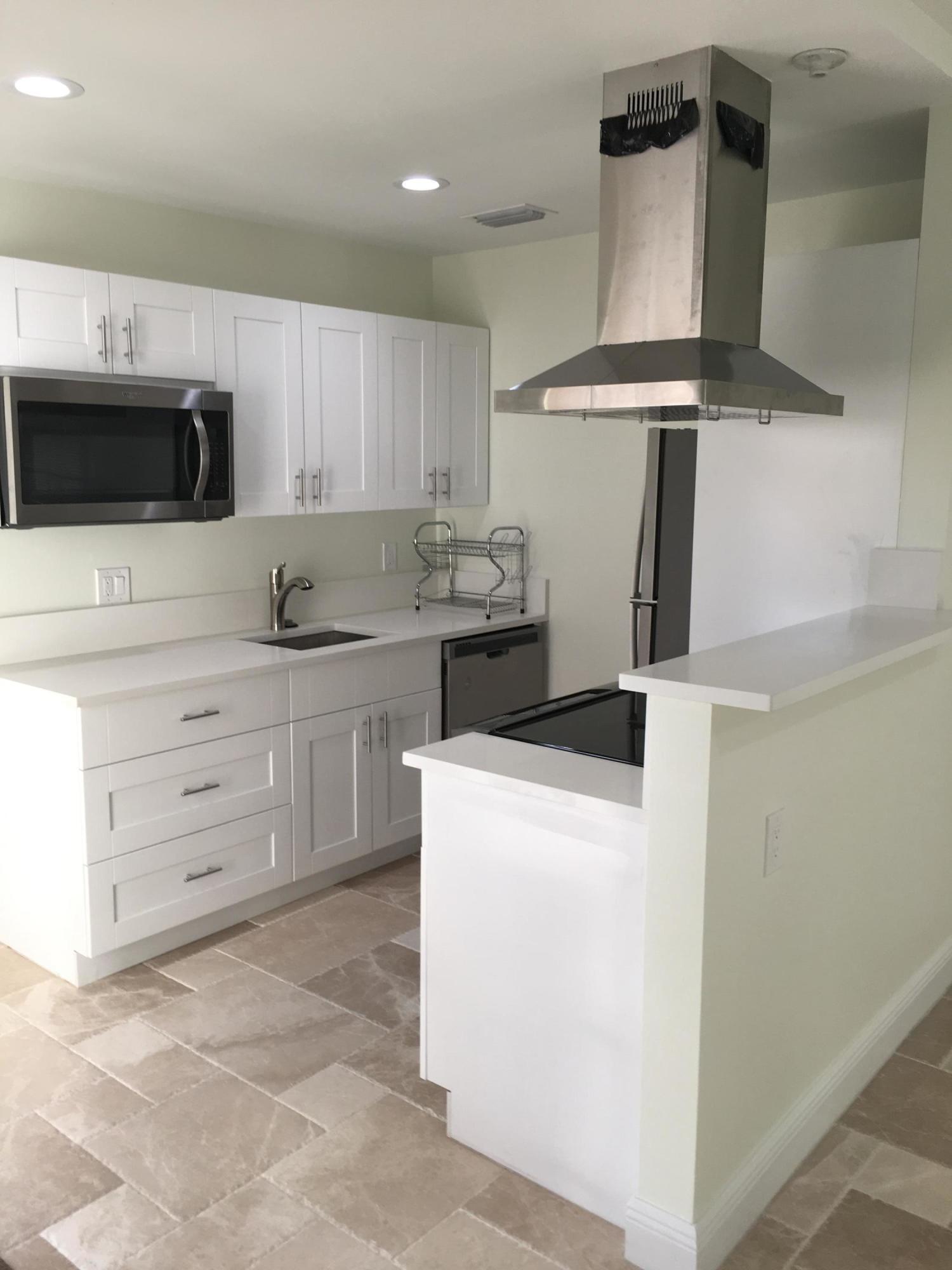 327 Dyer Road West Palm Beach, FL 33405 - Photo 3 of 15 Kitchen