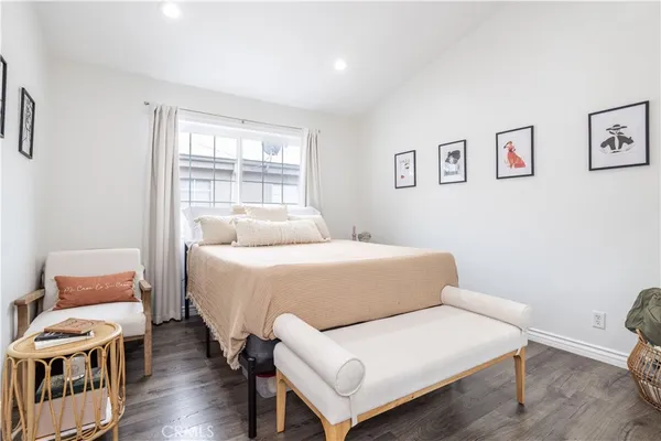 $619,999 | 18347 Saticoy Street, Unit 35, Reseda, CA 91335